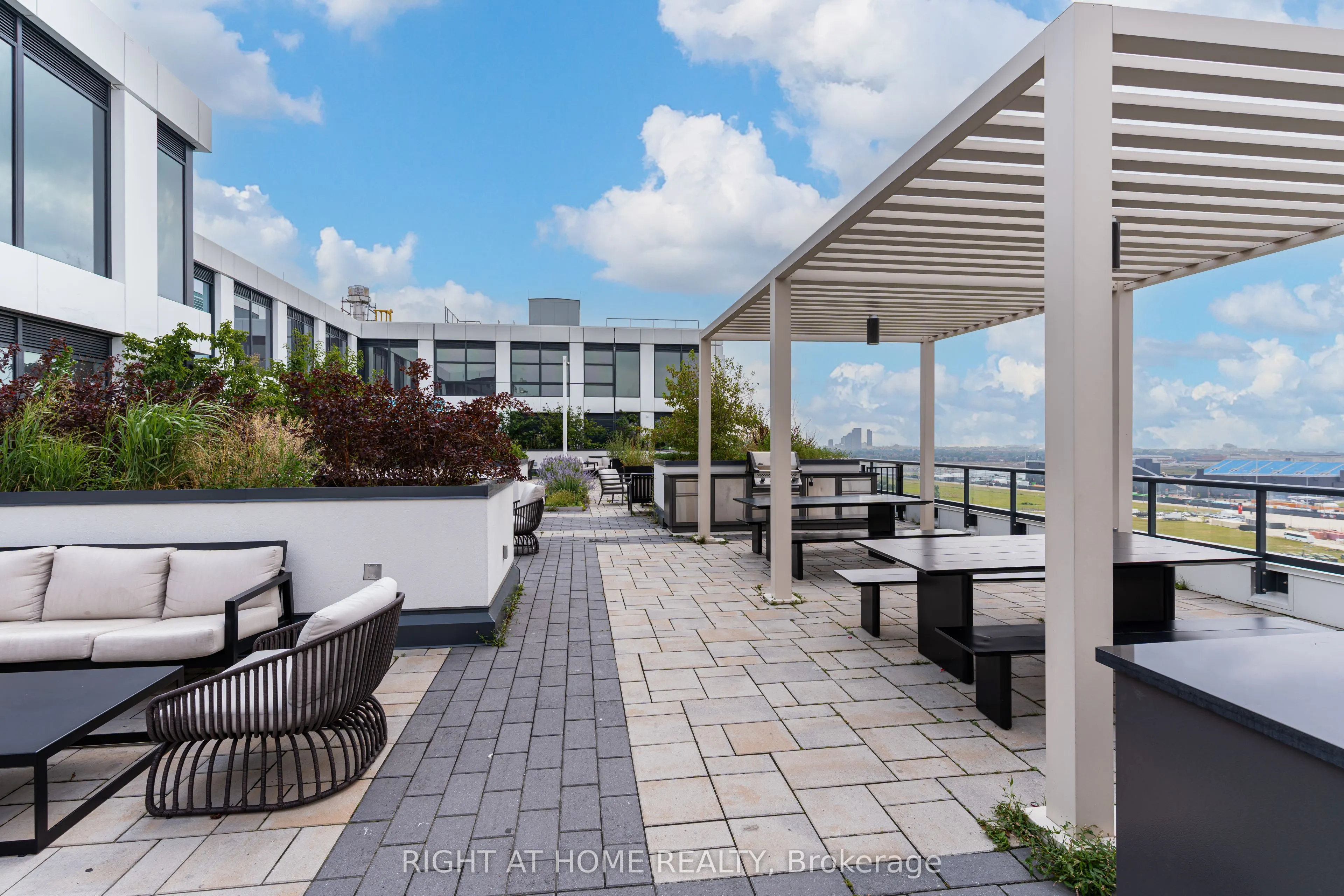 1100 Sheppard Avenue W #908