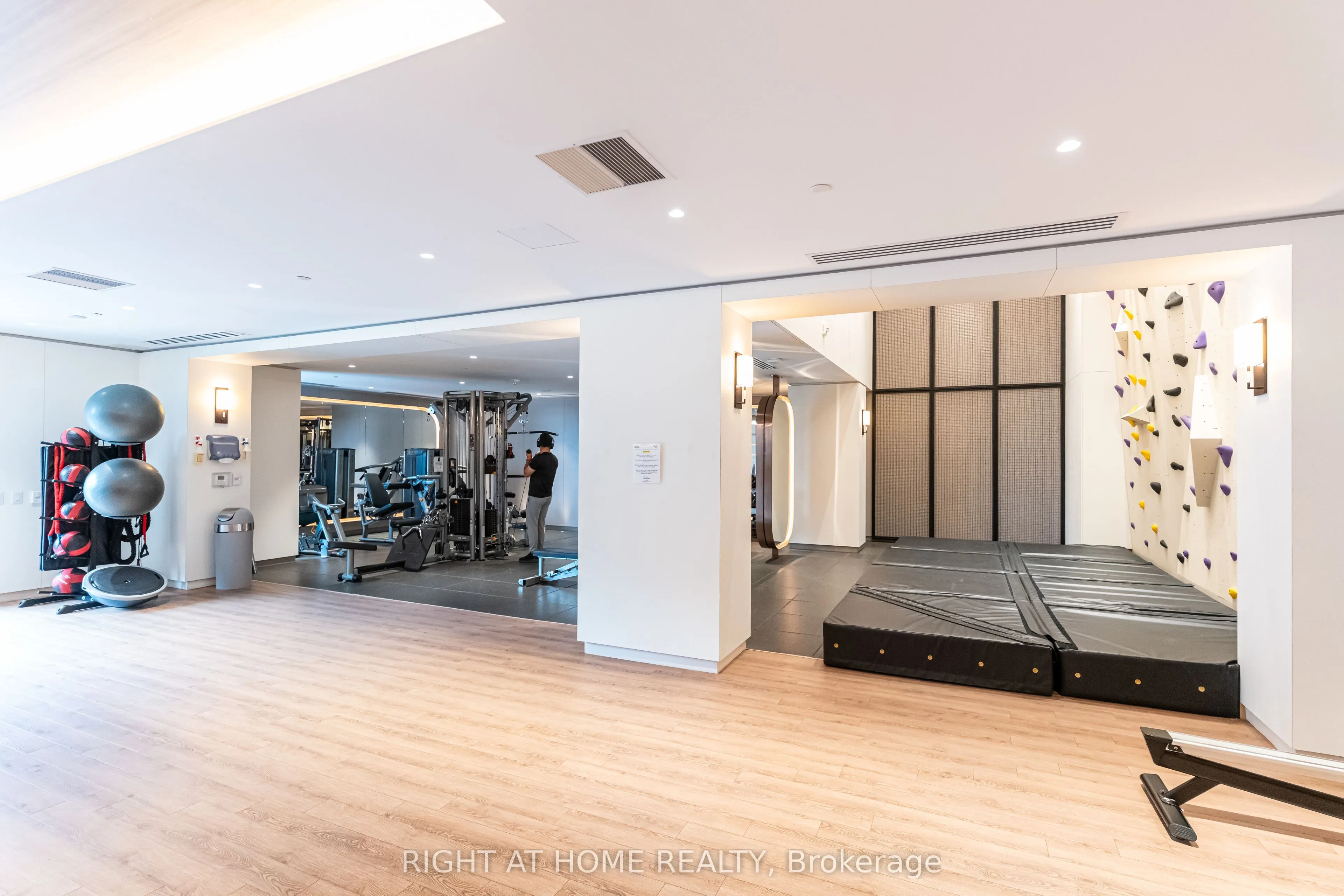 1100 Sheppard Avenue W #908