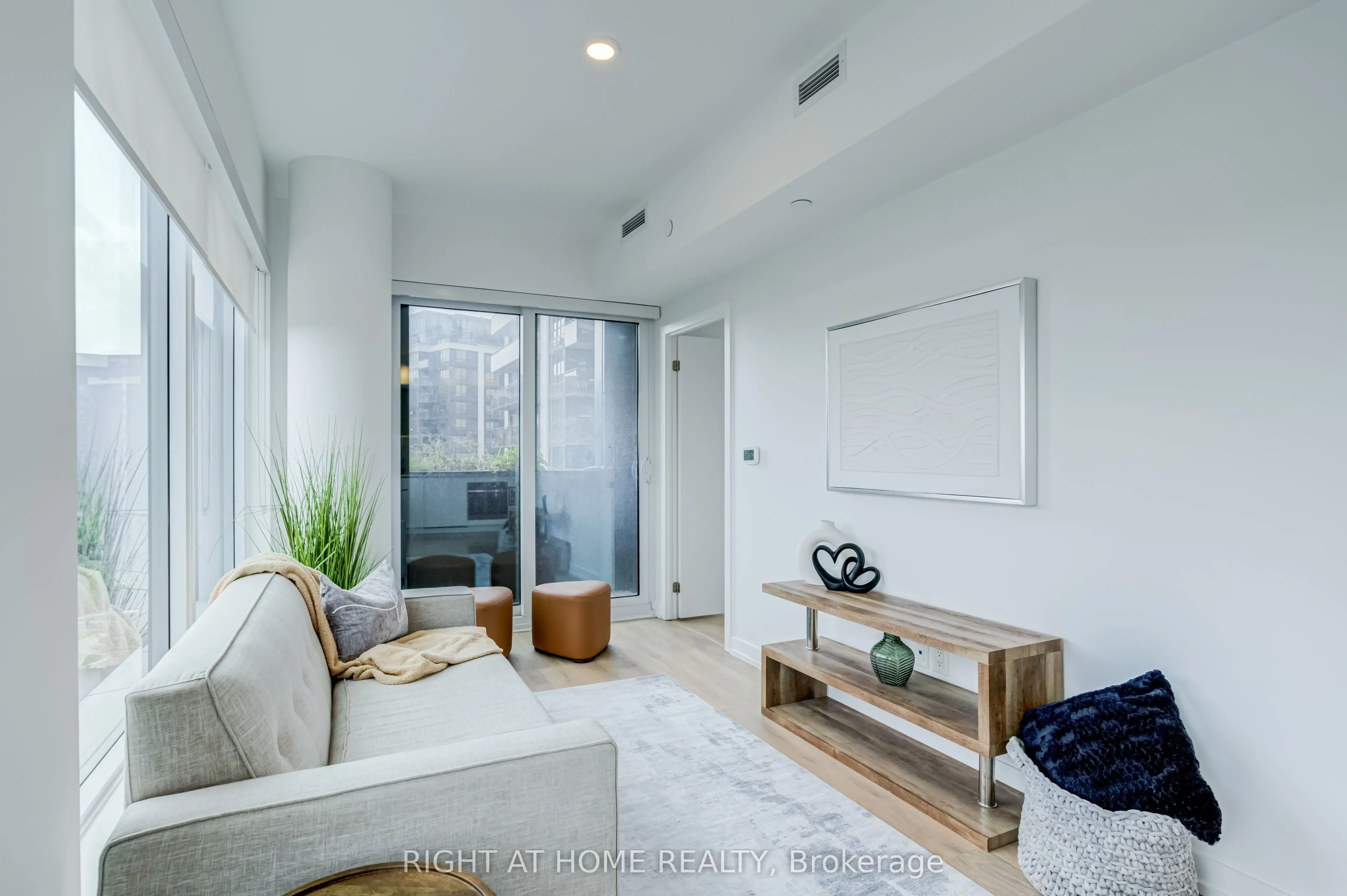 1100 Sheppard Avenue W #908