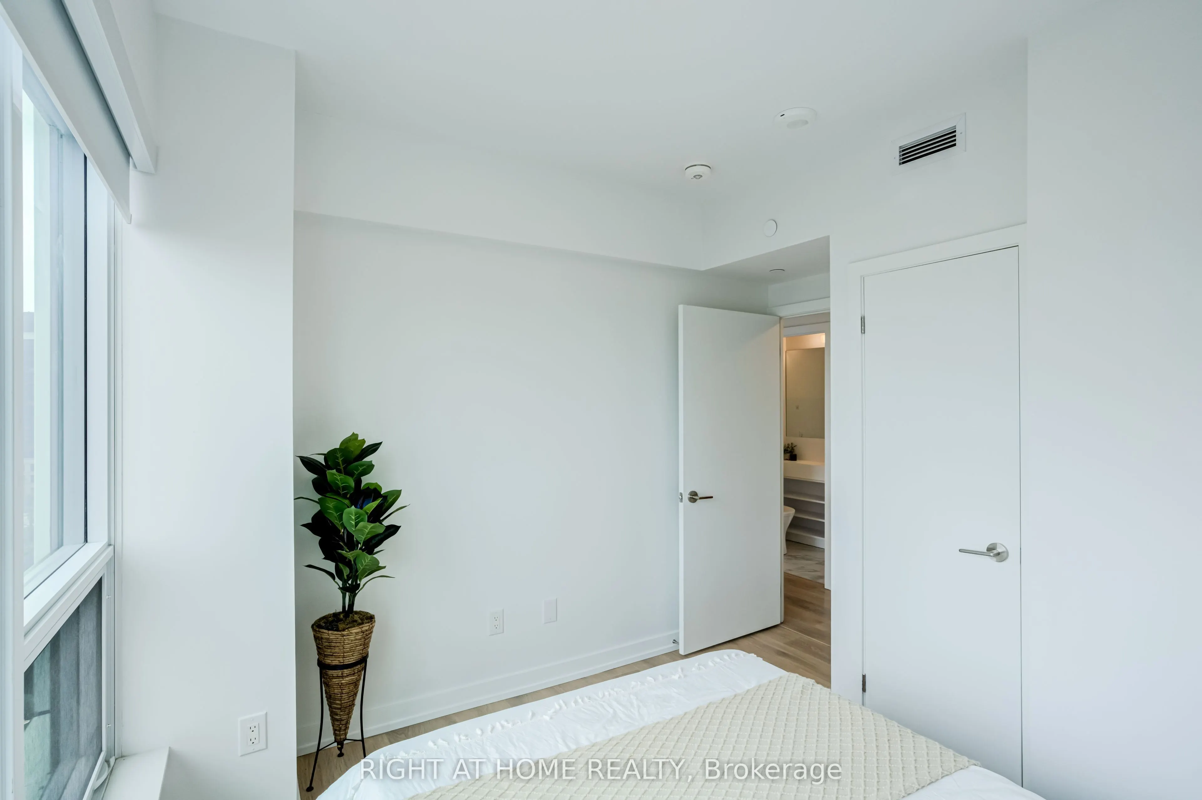 1100 Sheppard Avenue W #908