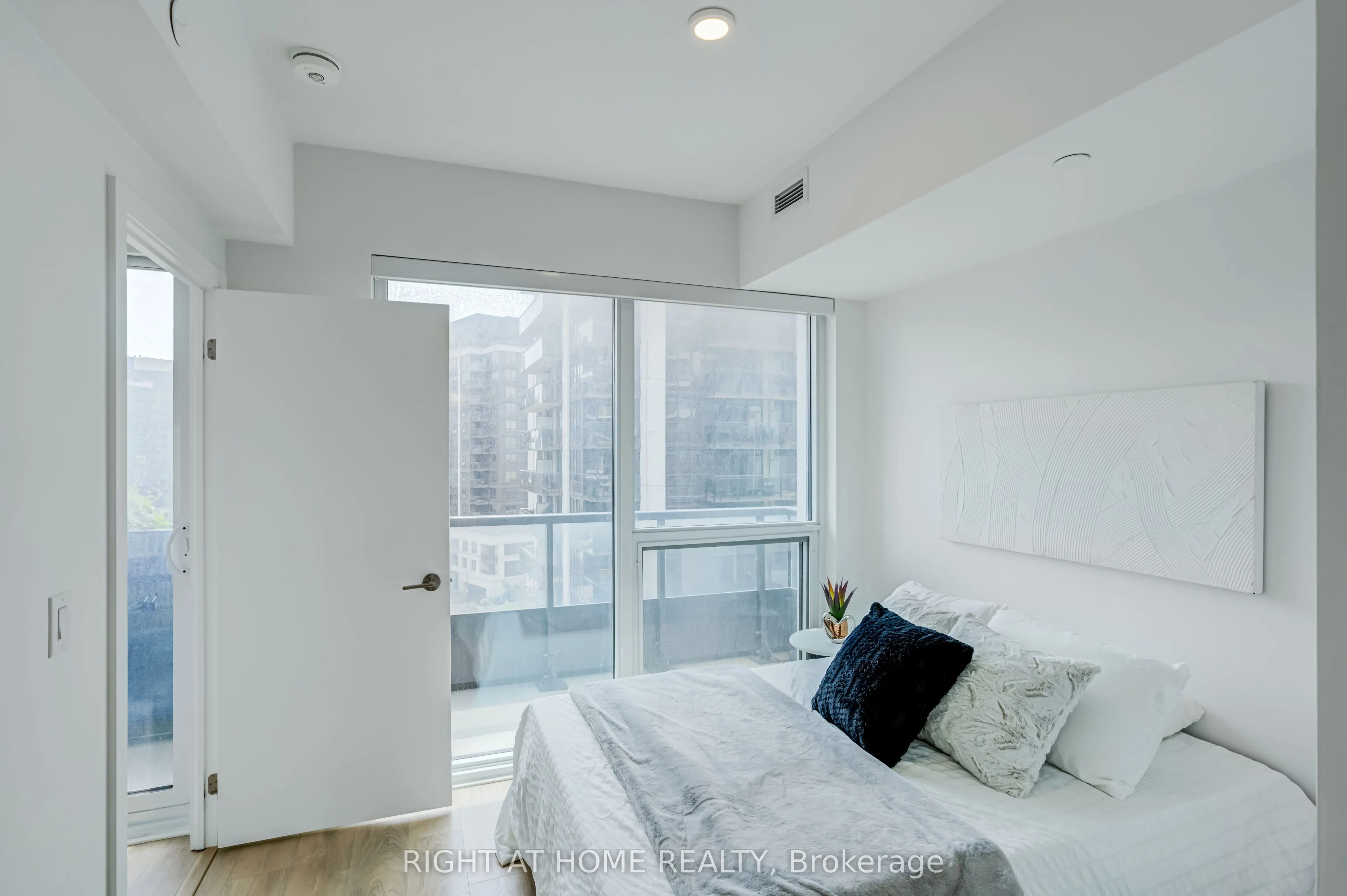 1100 Sheppard Avenue W #908