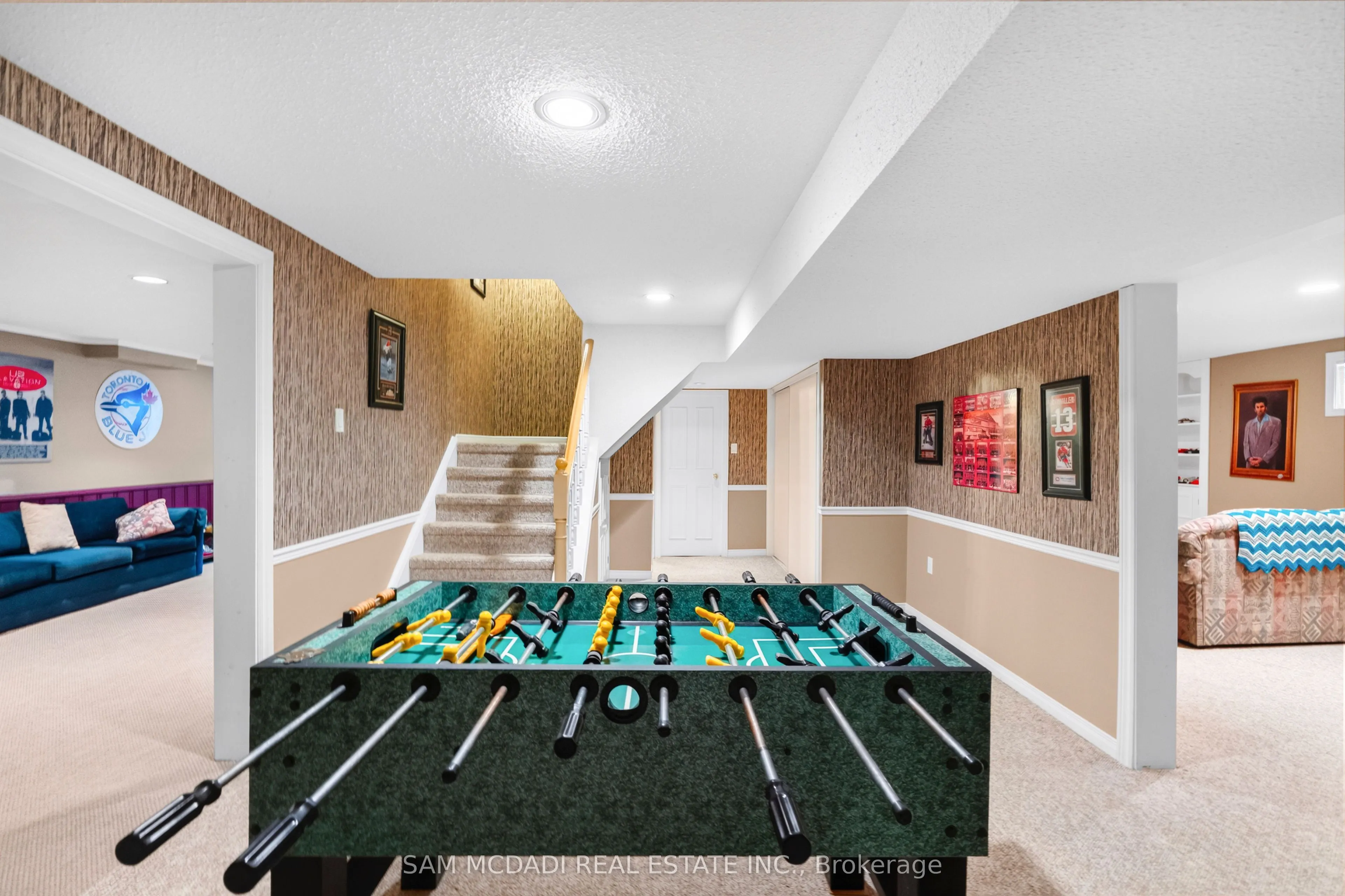 1077 Saginaw Crescent