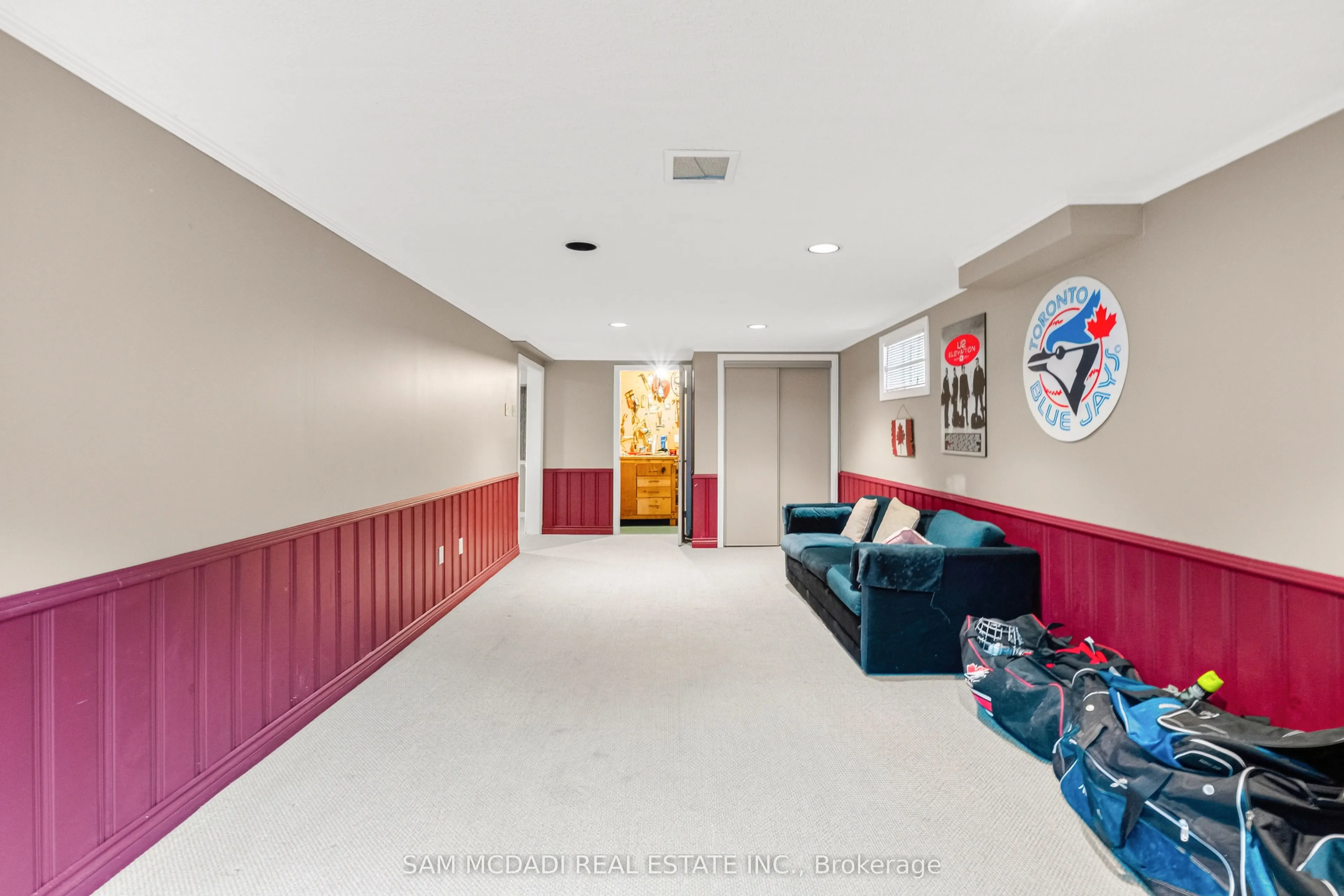 1077 Saginaw Crescent