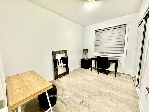 1085 Douglas Mccurdy Common #216