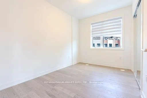 1085 Douglas Mccurdy Common #216