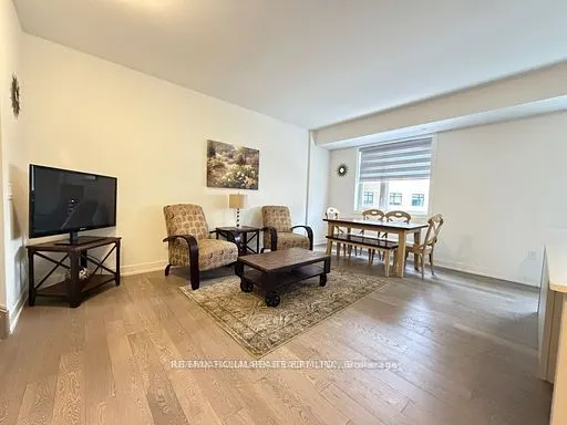 1085 Douglas Mccurdy Common #216