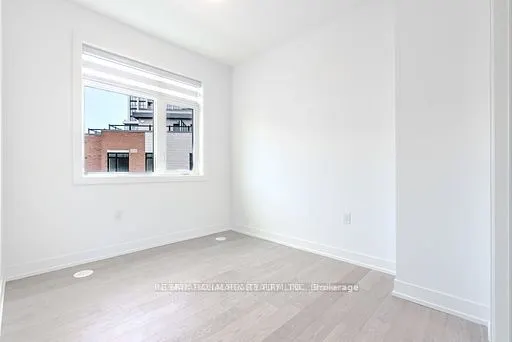 1085 Douglas Mccurdy Common #216