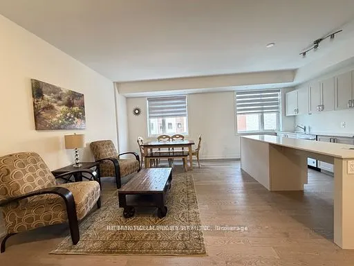 1085 Douglas Mccurdy Common #216