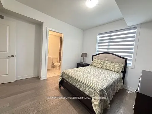 1085 Douglas Mccurdy Common #216