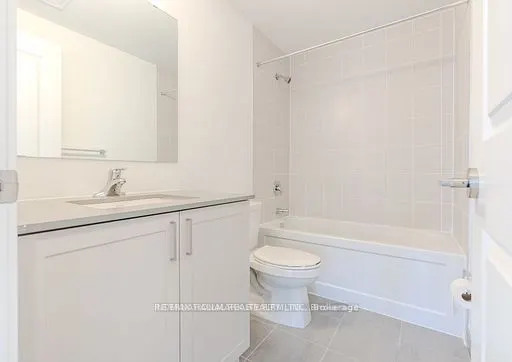 1085 Douglas Mccurdy Common #216