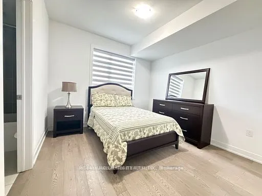 1085 Douglas Mccurdy Common #216