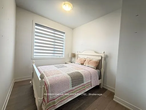 1085 Douglas Mccurdy Common #216