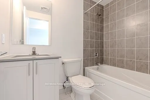 1085 Douglas Mccurdy Common #216