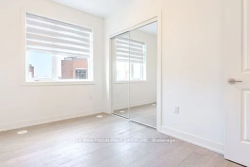 1085 Douglas Mccurdy Common #216