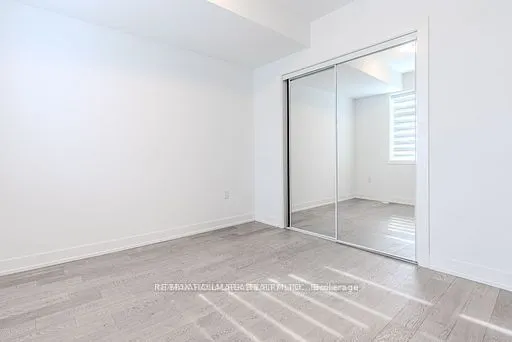 1085 Douglas Mccurdy Common #216