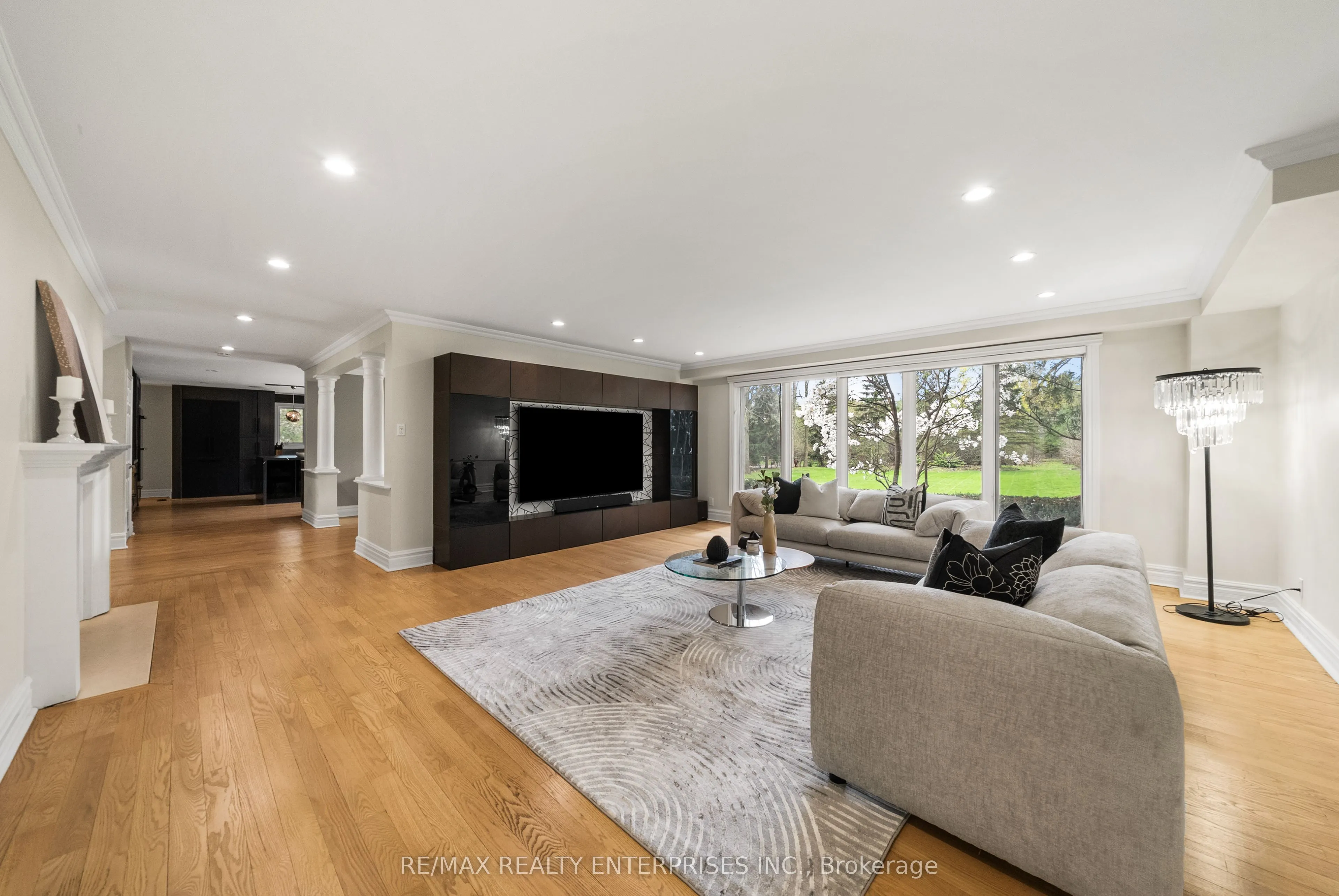 2154 Oneida Crescent
