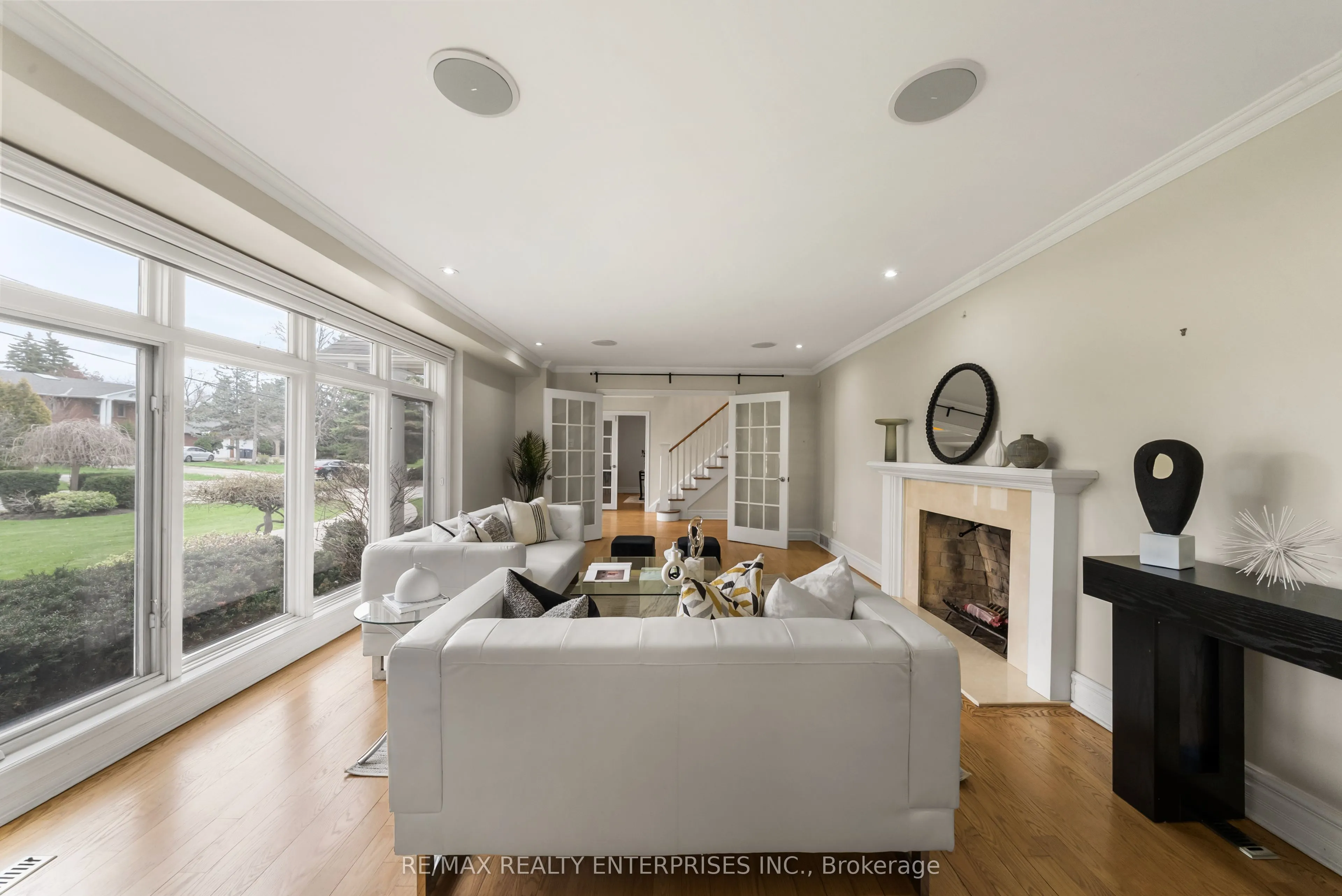 2154 Oneida Crescent