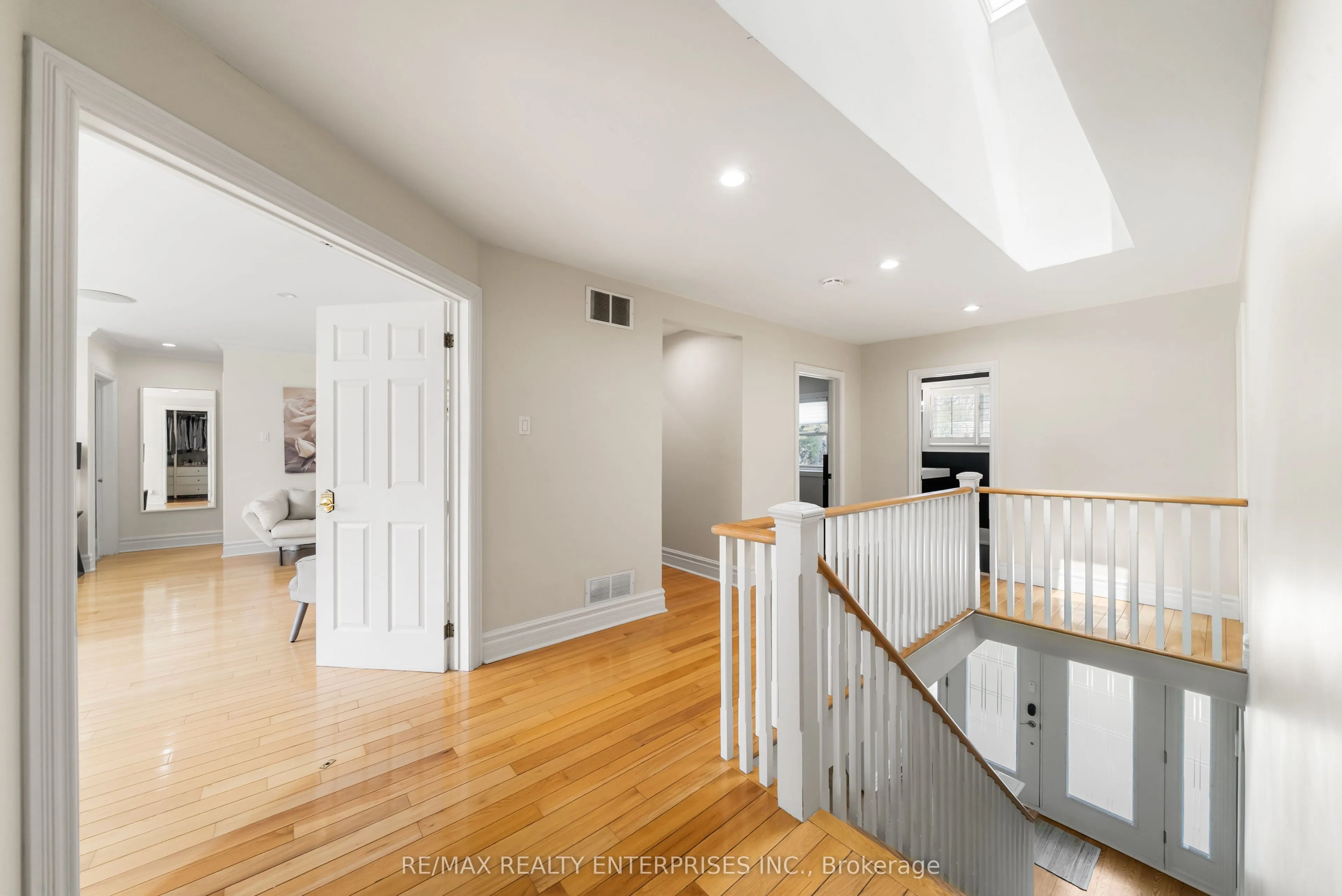 2154 Oneida Crescent
