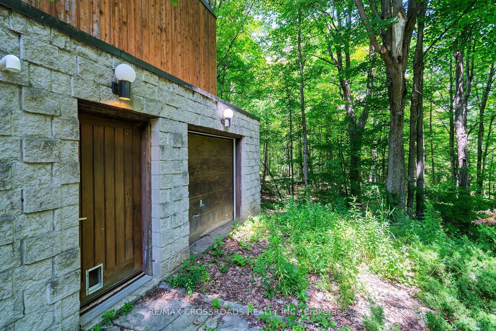 15135 Rockside Road