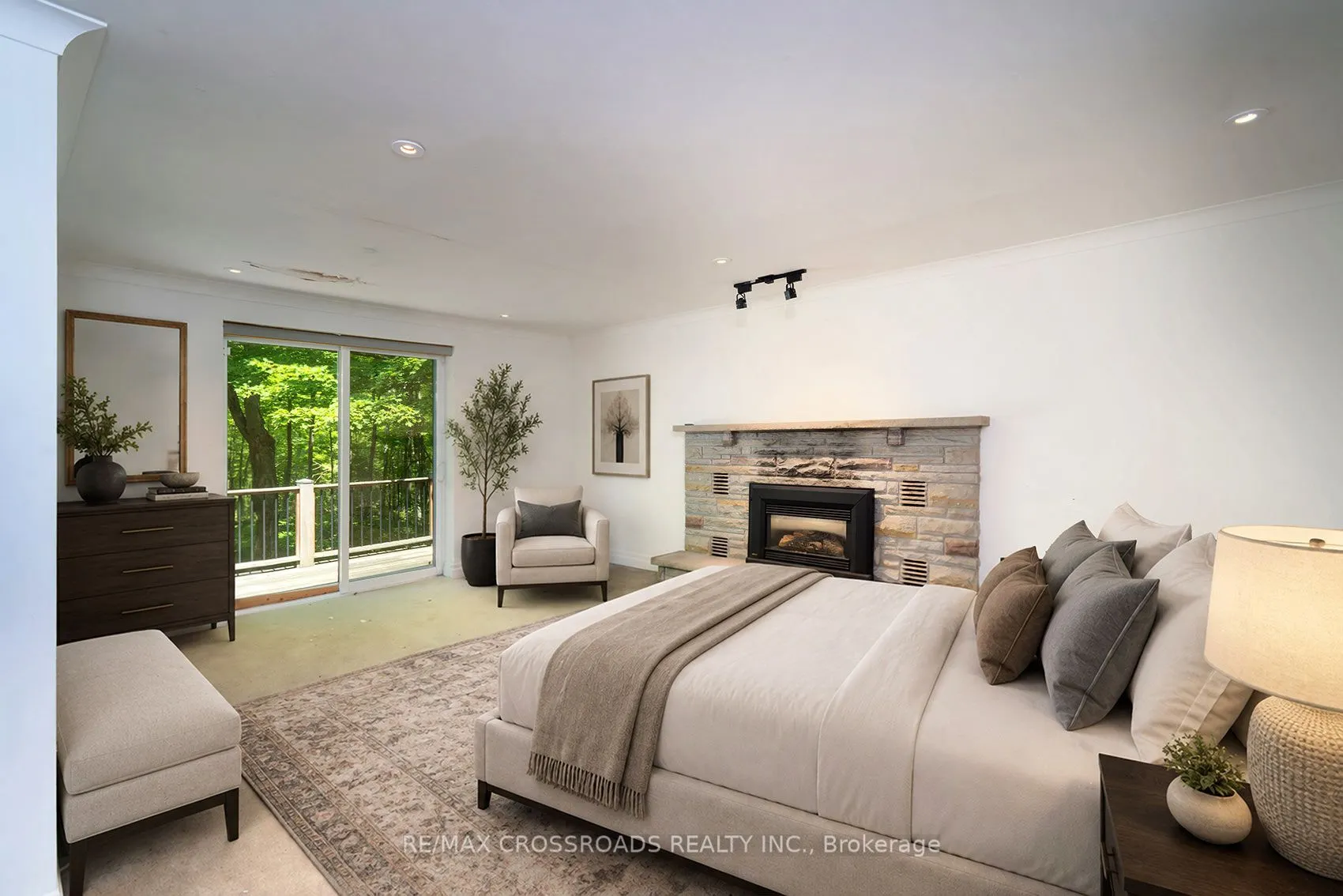 15135 Rockside Road