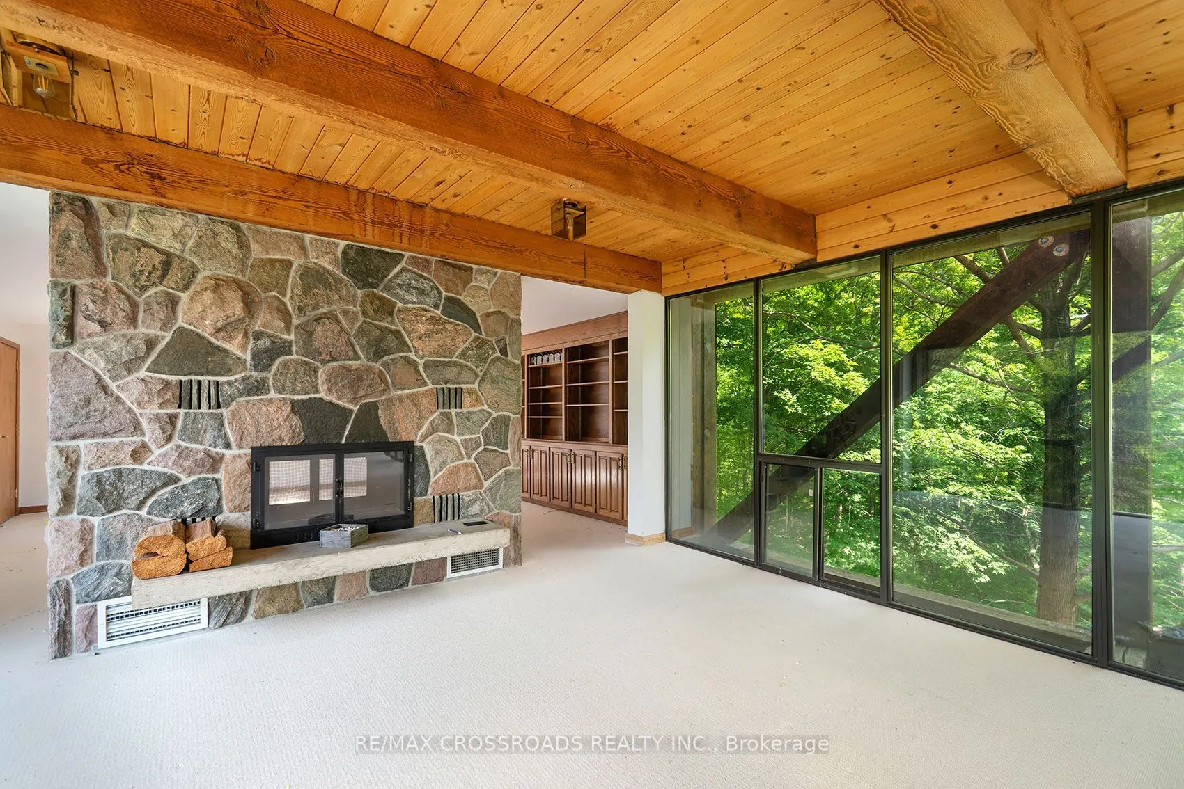 15135 Rockside Road