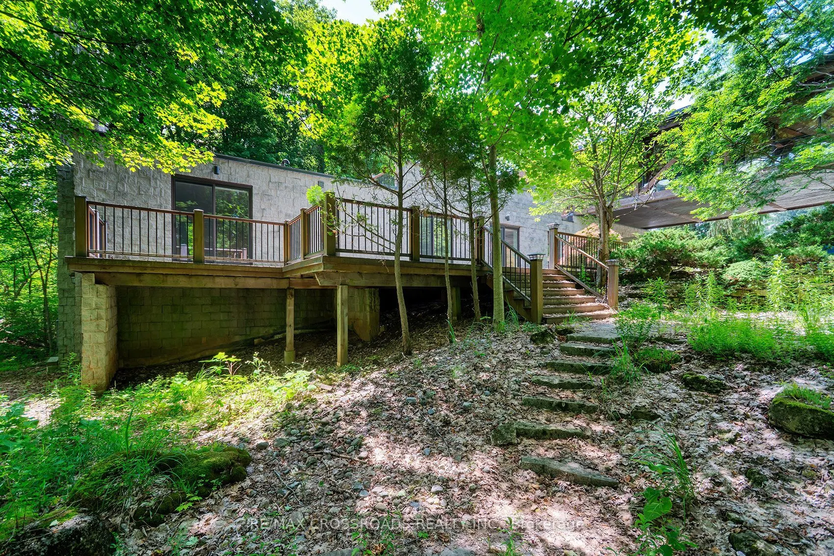 15135 Rockside Road