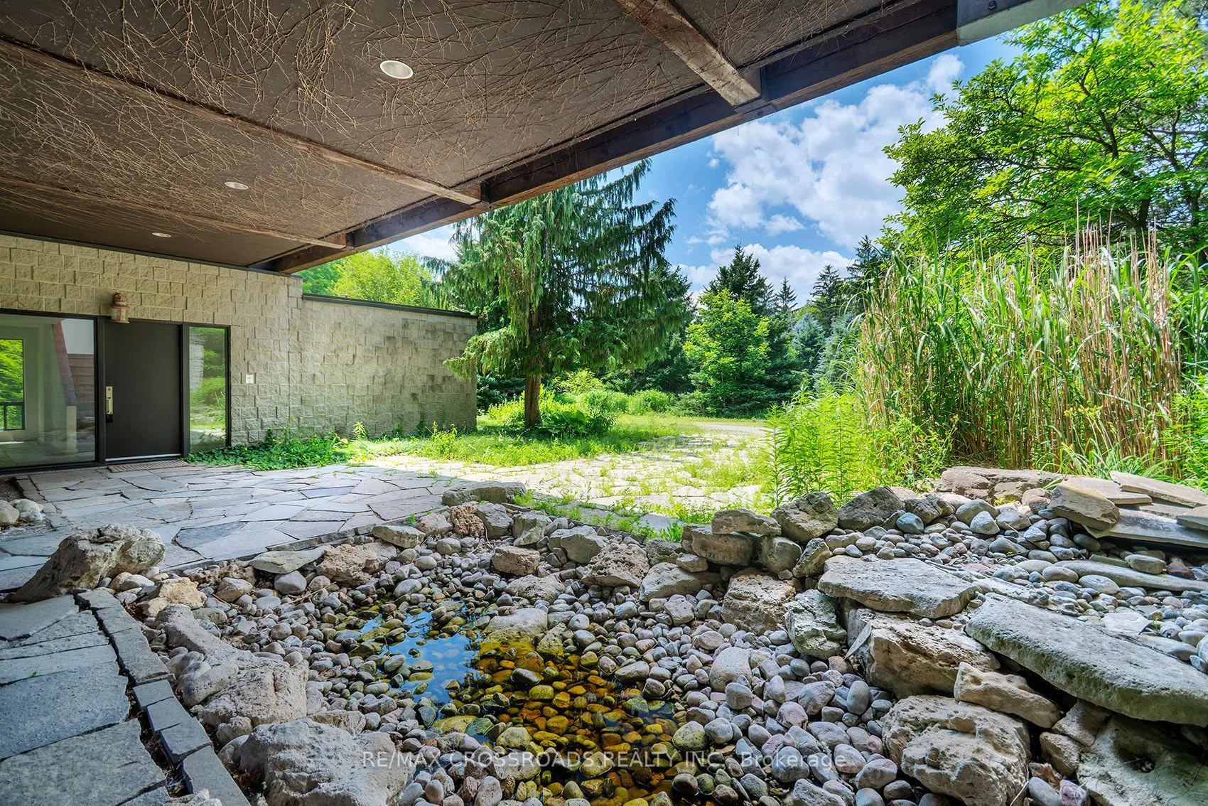 15135 Rockside Road