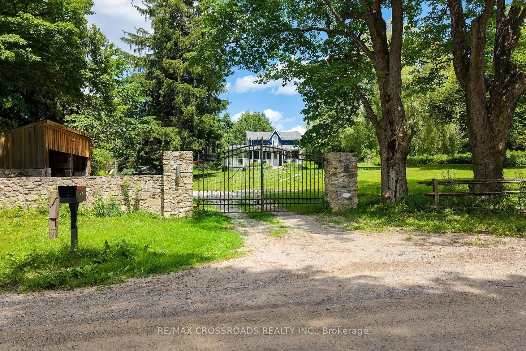 15135 Rockside Road