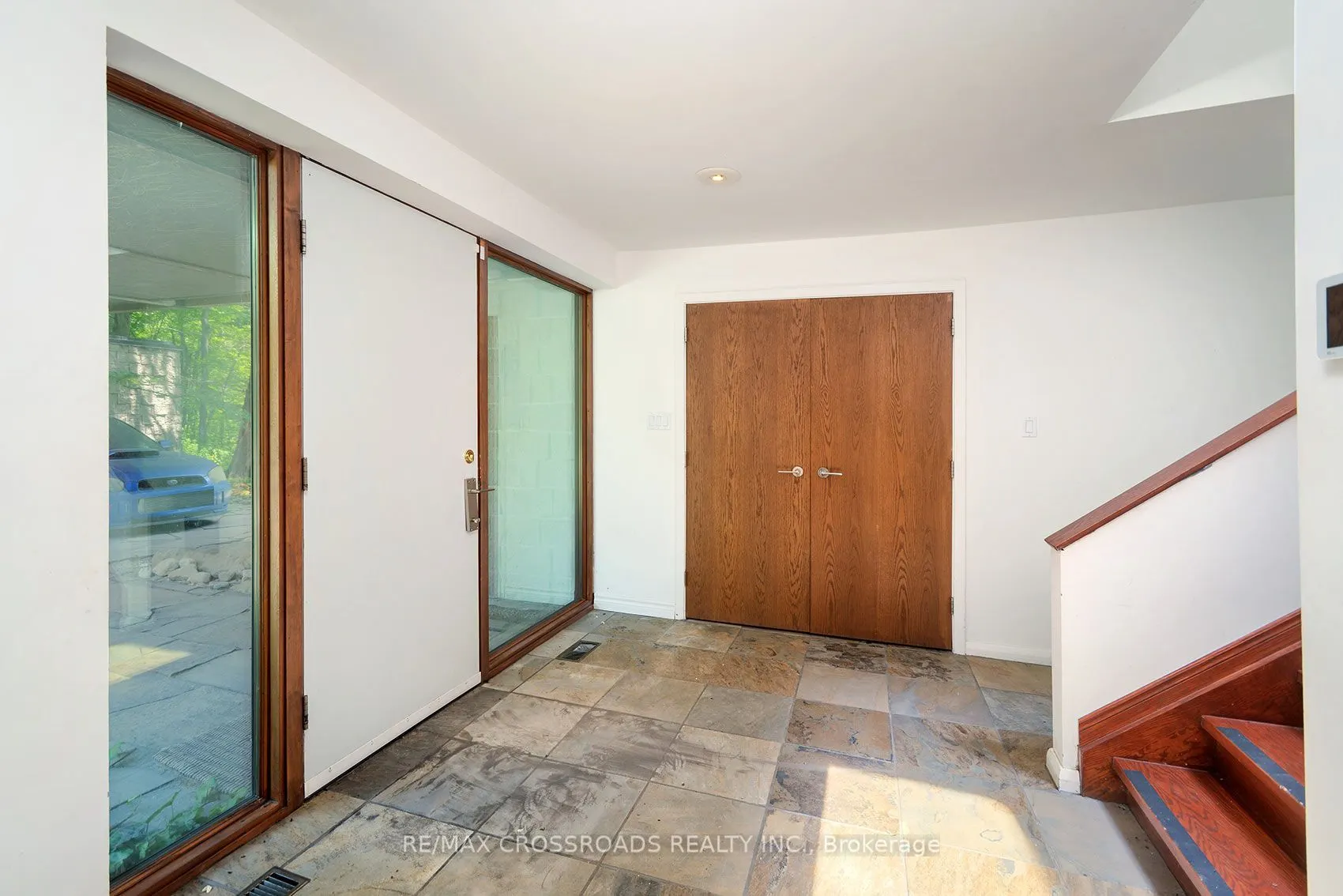 15135 Rockside Road