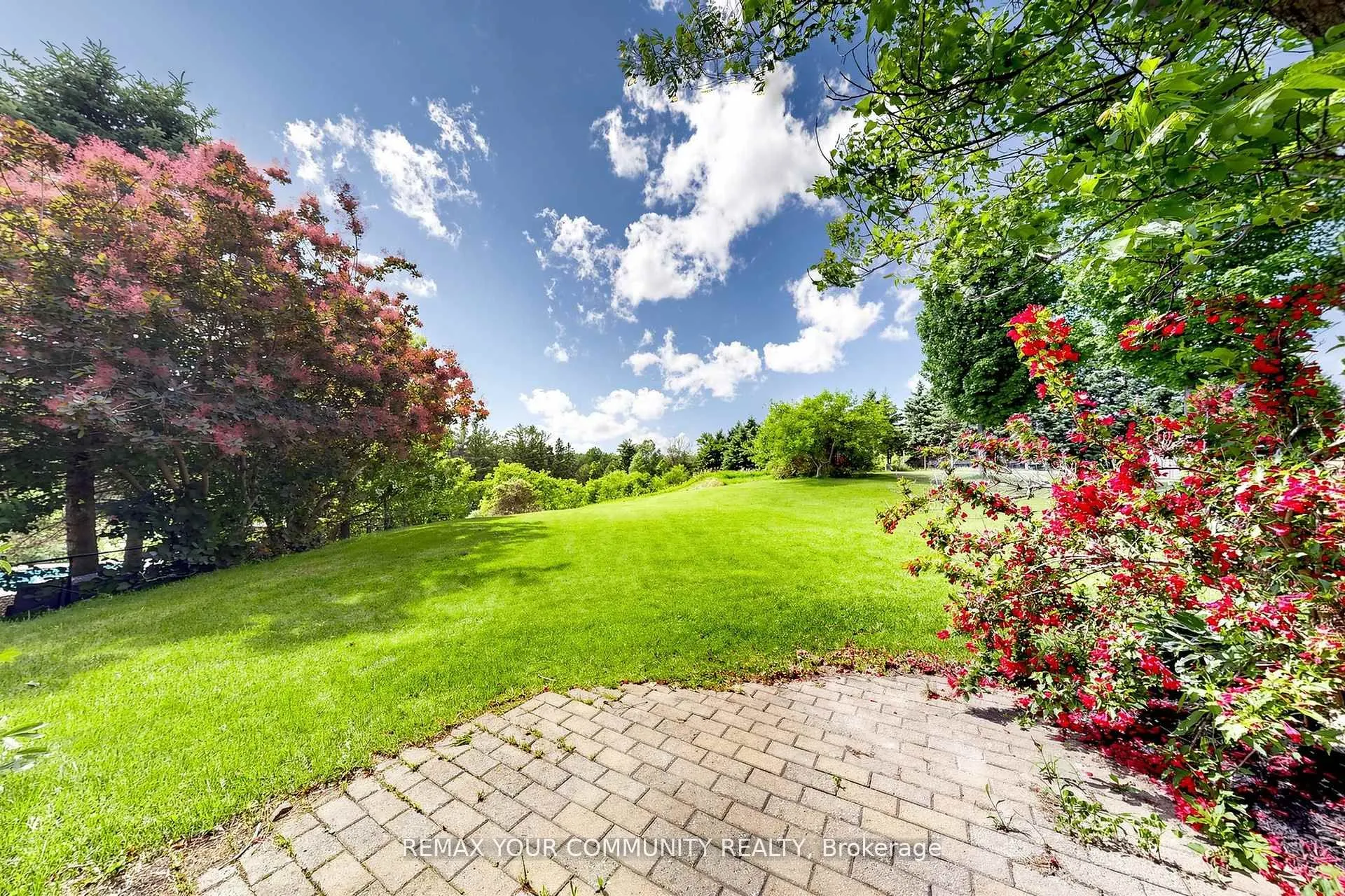 32 Brawton Drive N