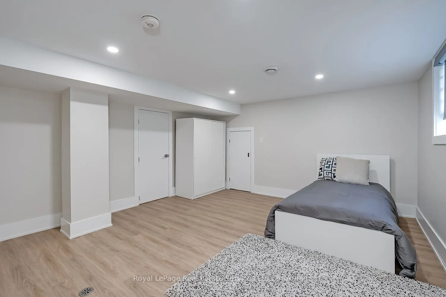 59 Fairwood Place E