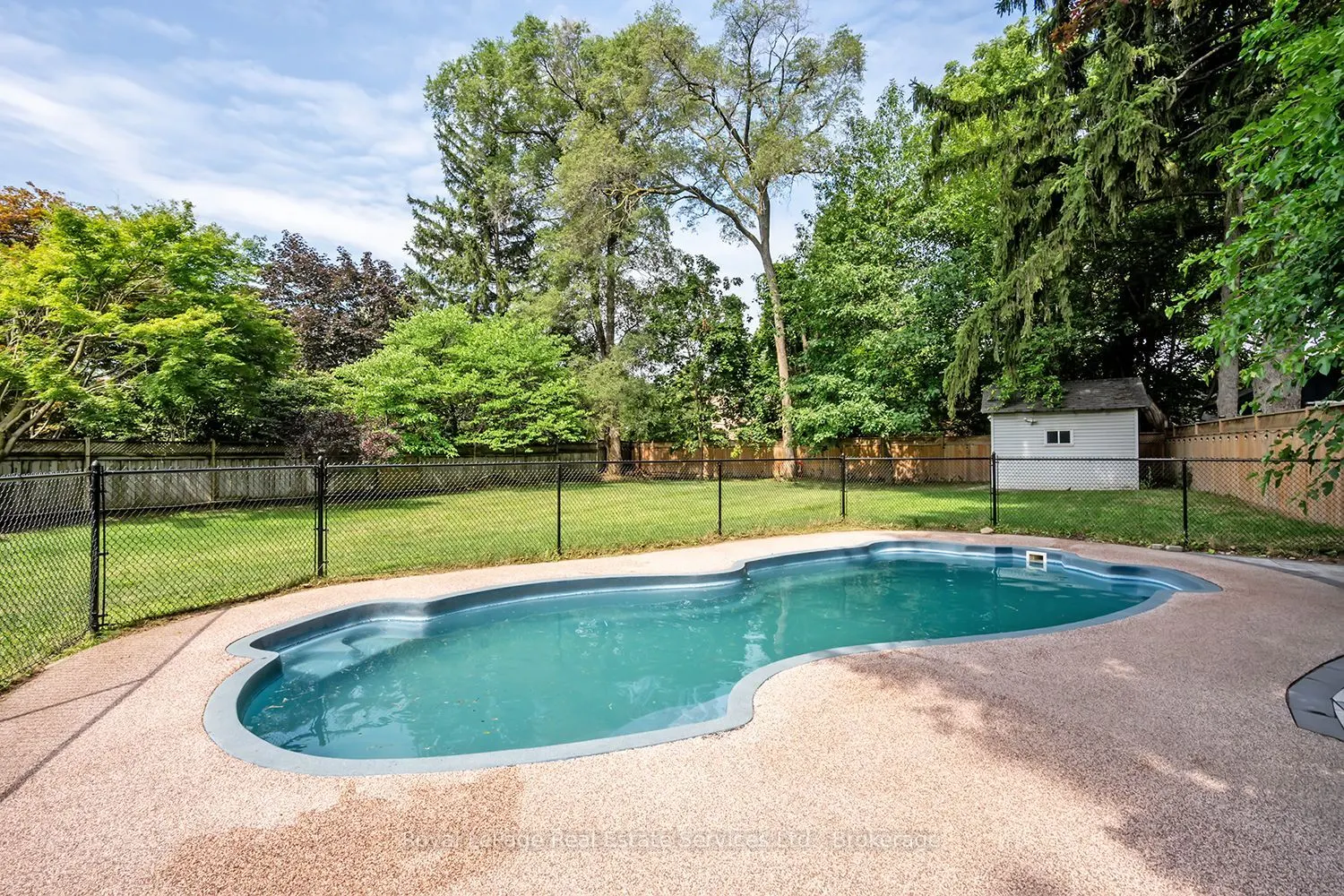 59 Fairwood Place E