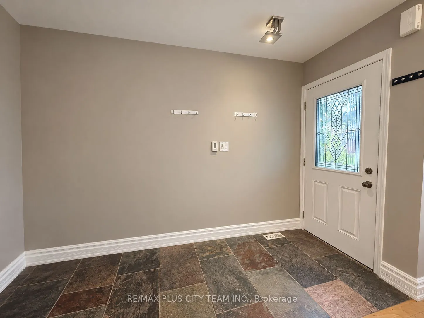 844 Luxton Drive