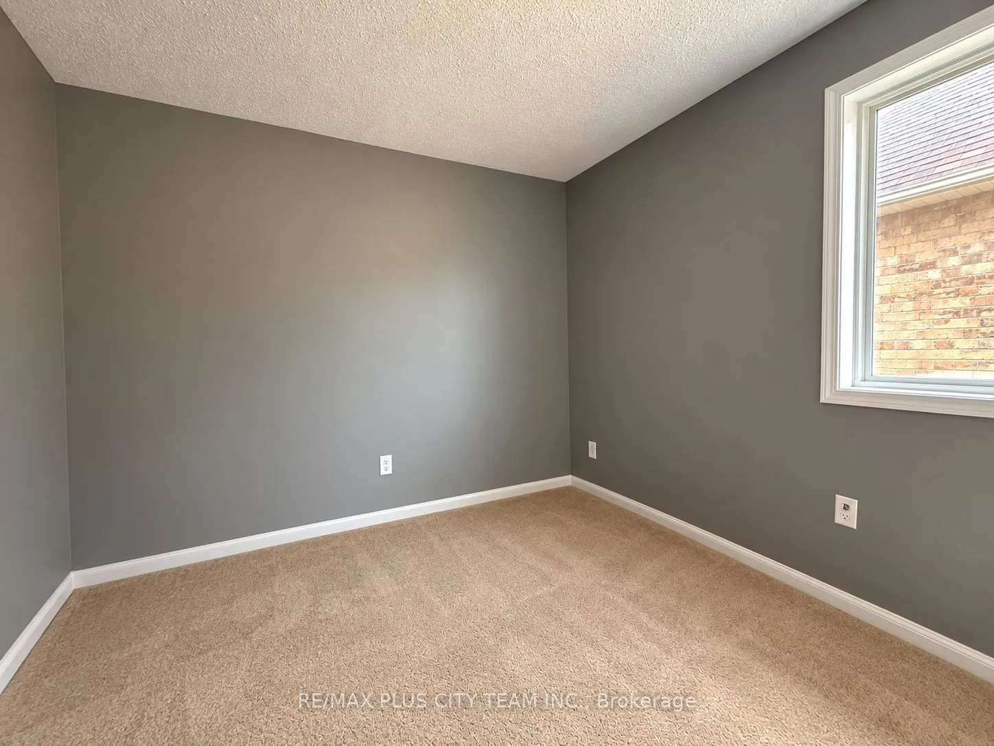 844 Luxton Drive