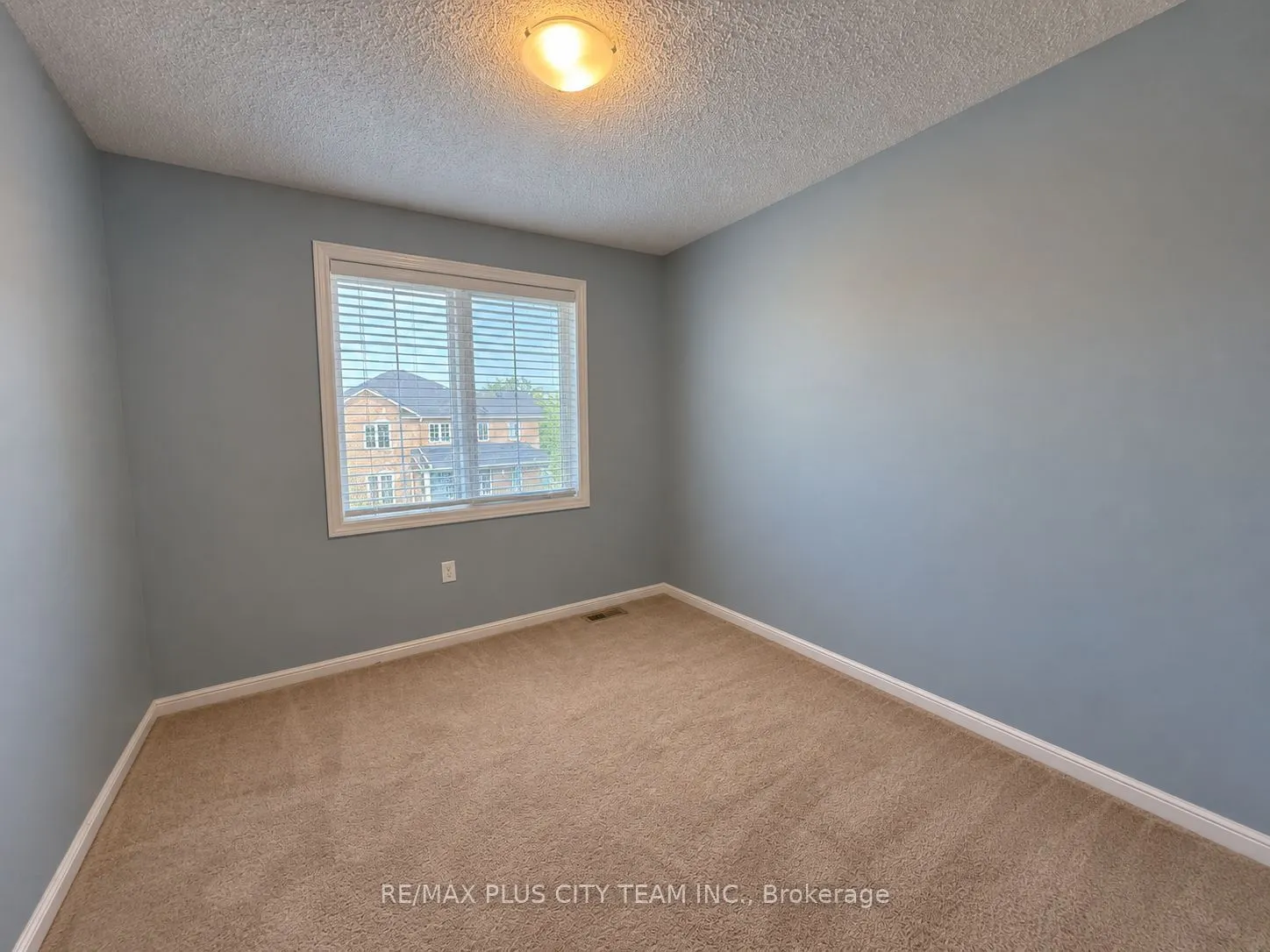844 Luxton Drive