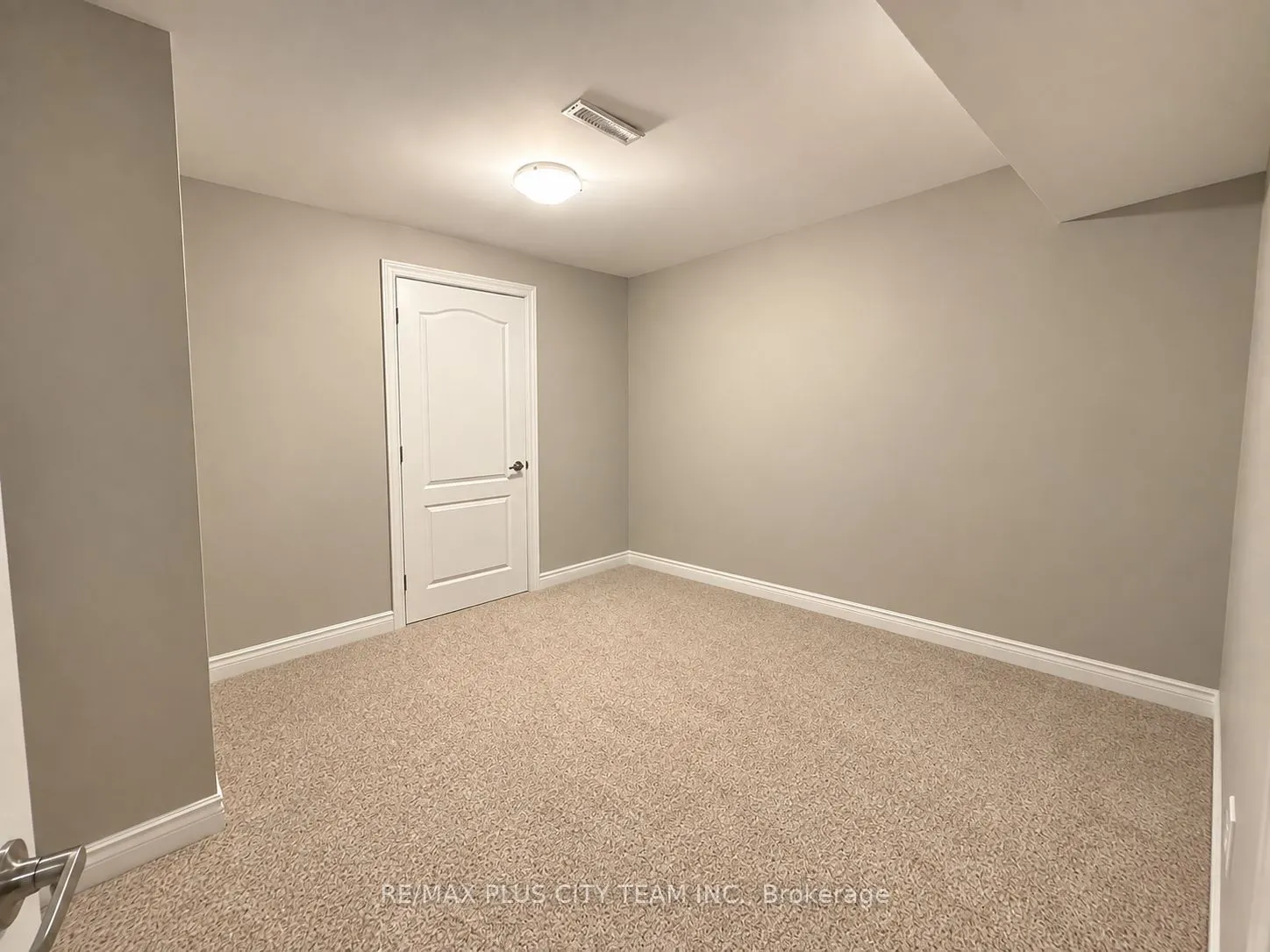 844 Luxton Drive