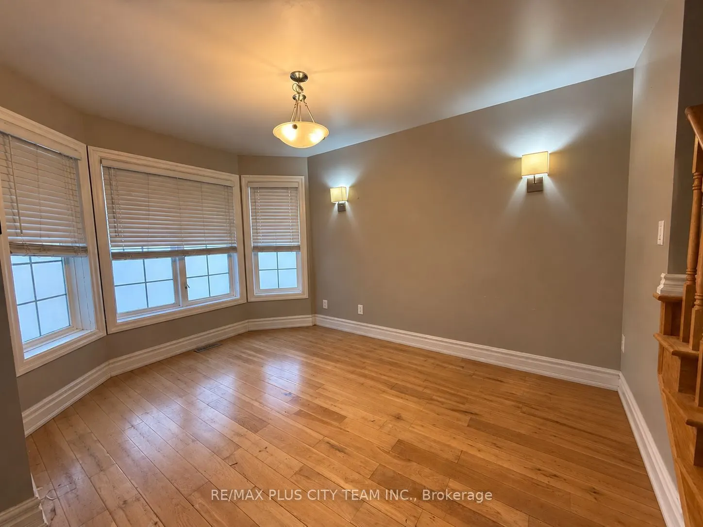 844 Luxton Drive