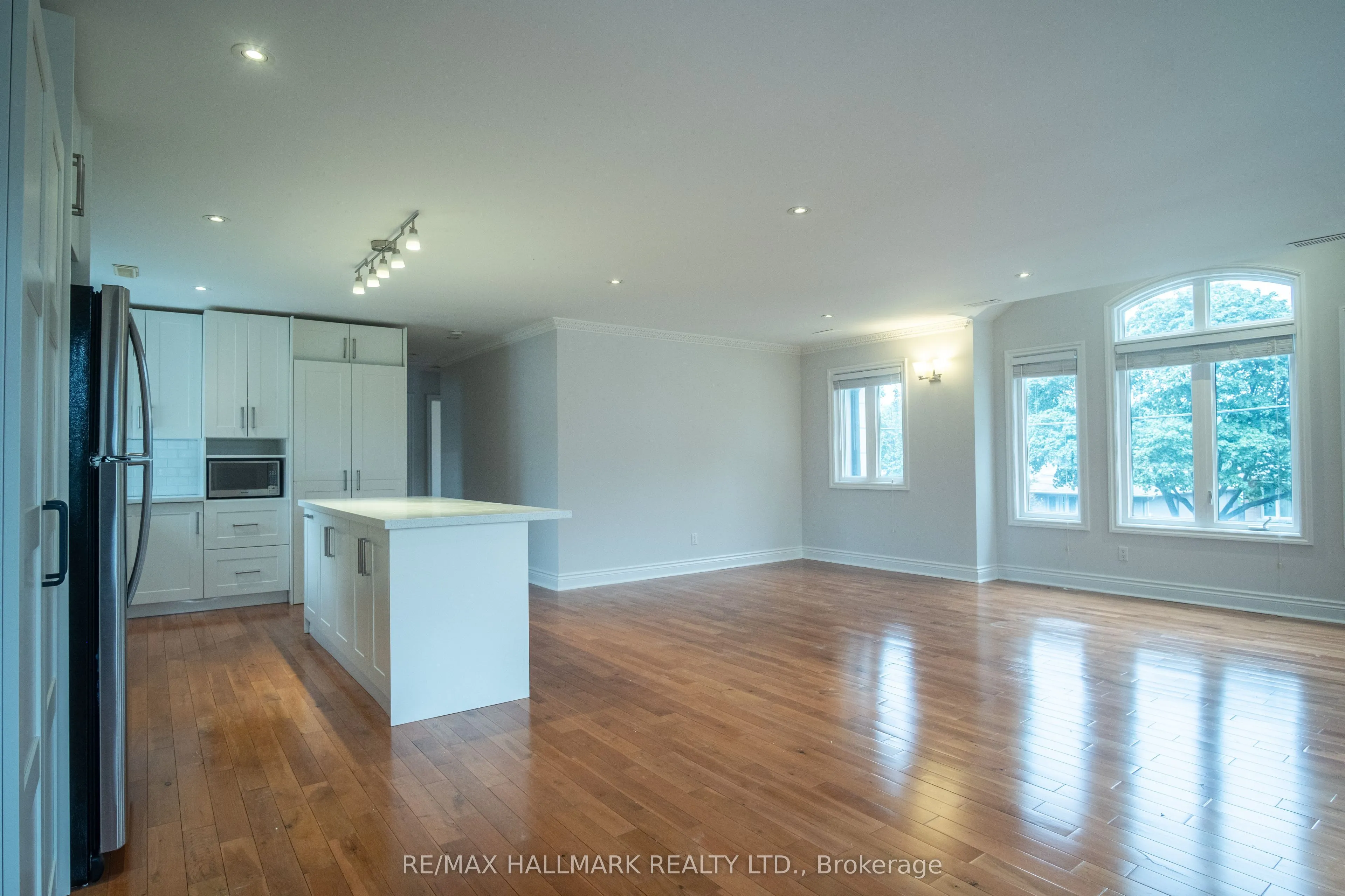6 Griggsden Avenue