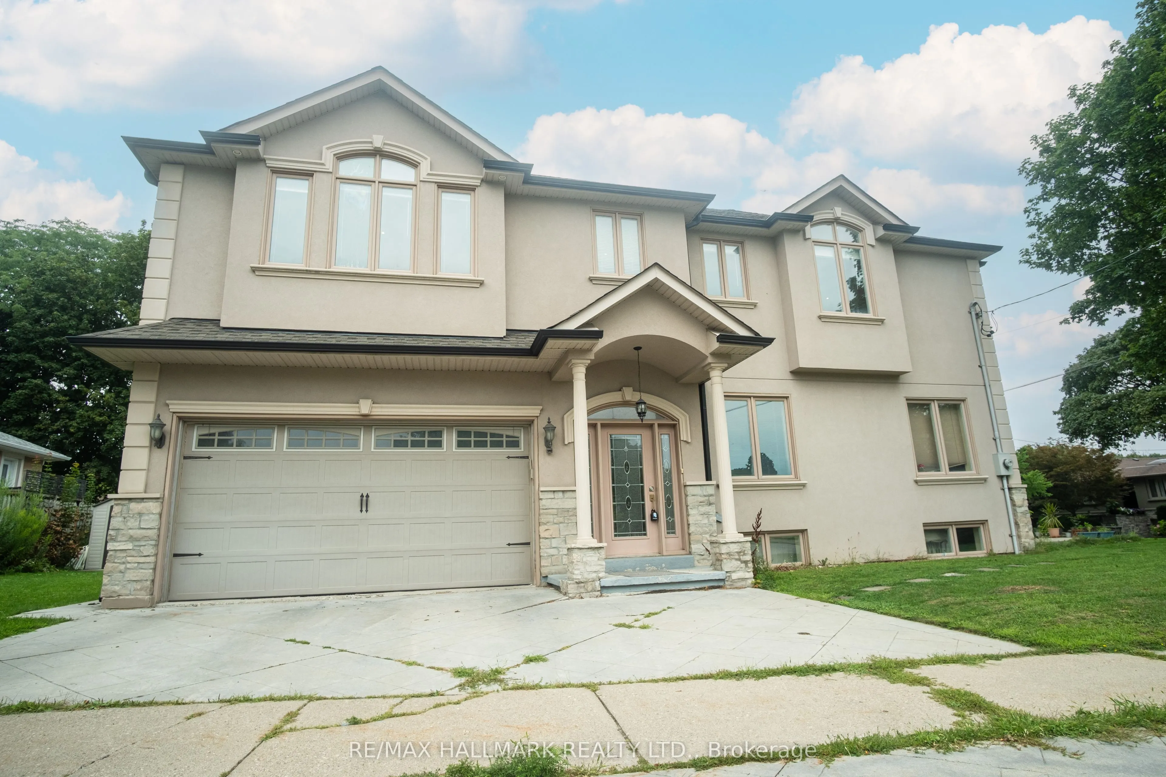 6 Griggsden Avenue