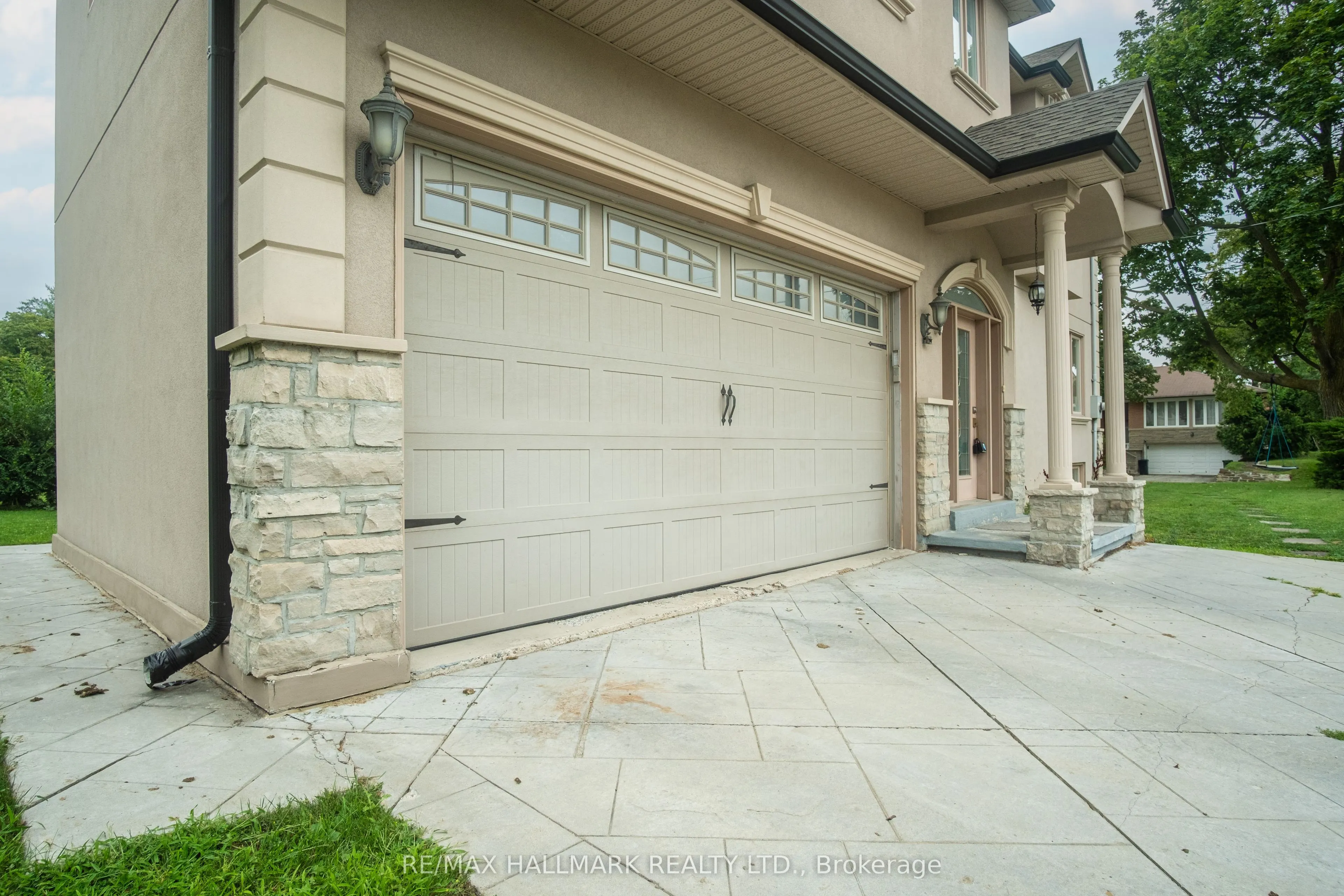 6 Griggsden Avenue