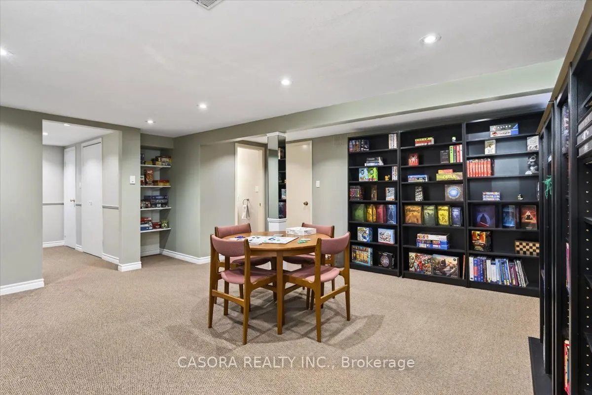 479 WOODVIEW Road #11