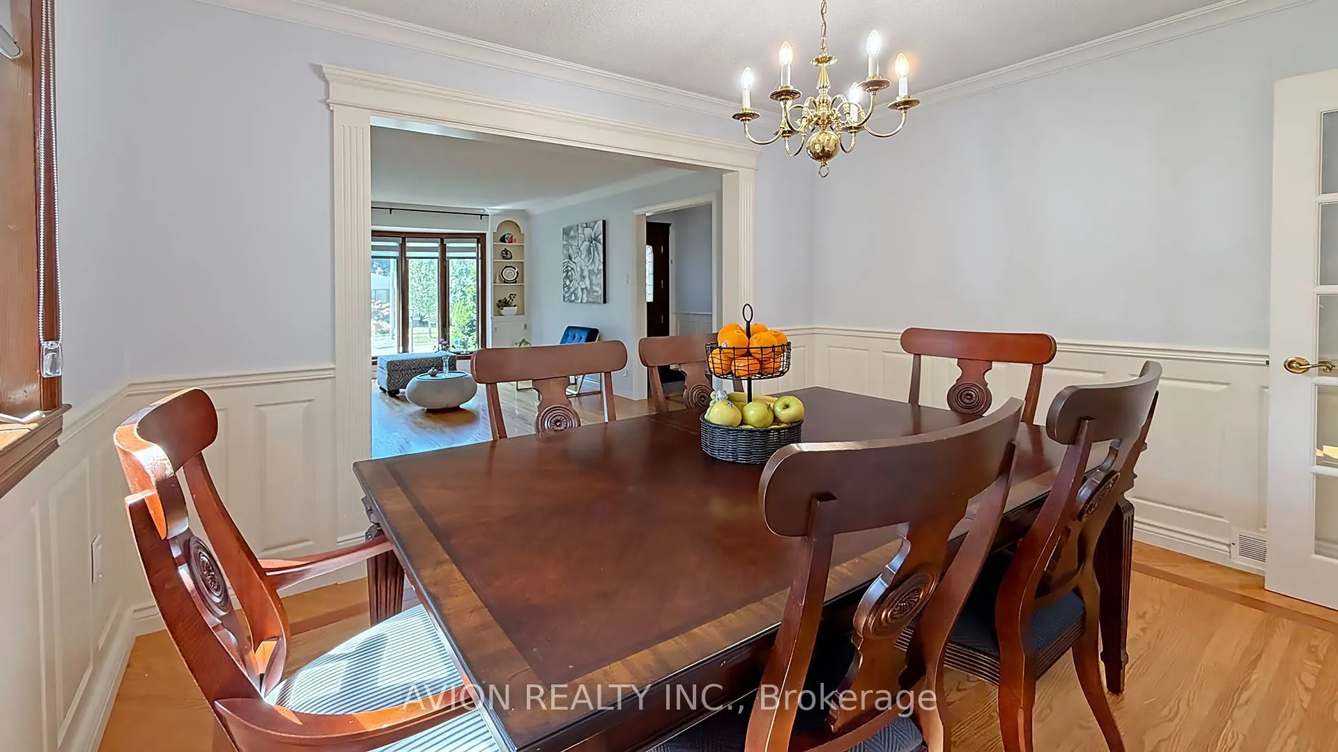 1413 Harmsworth Square