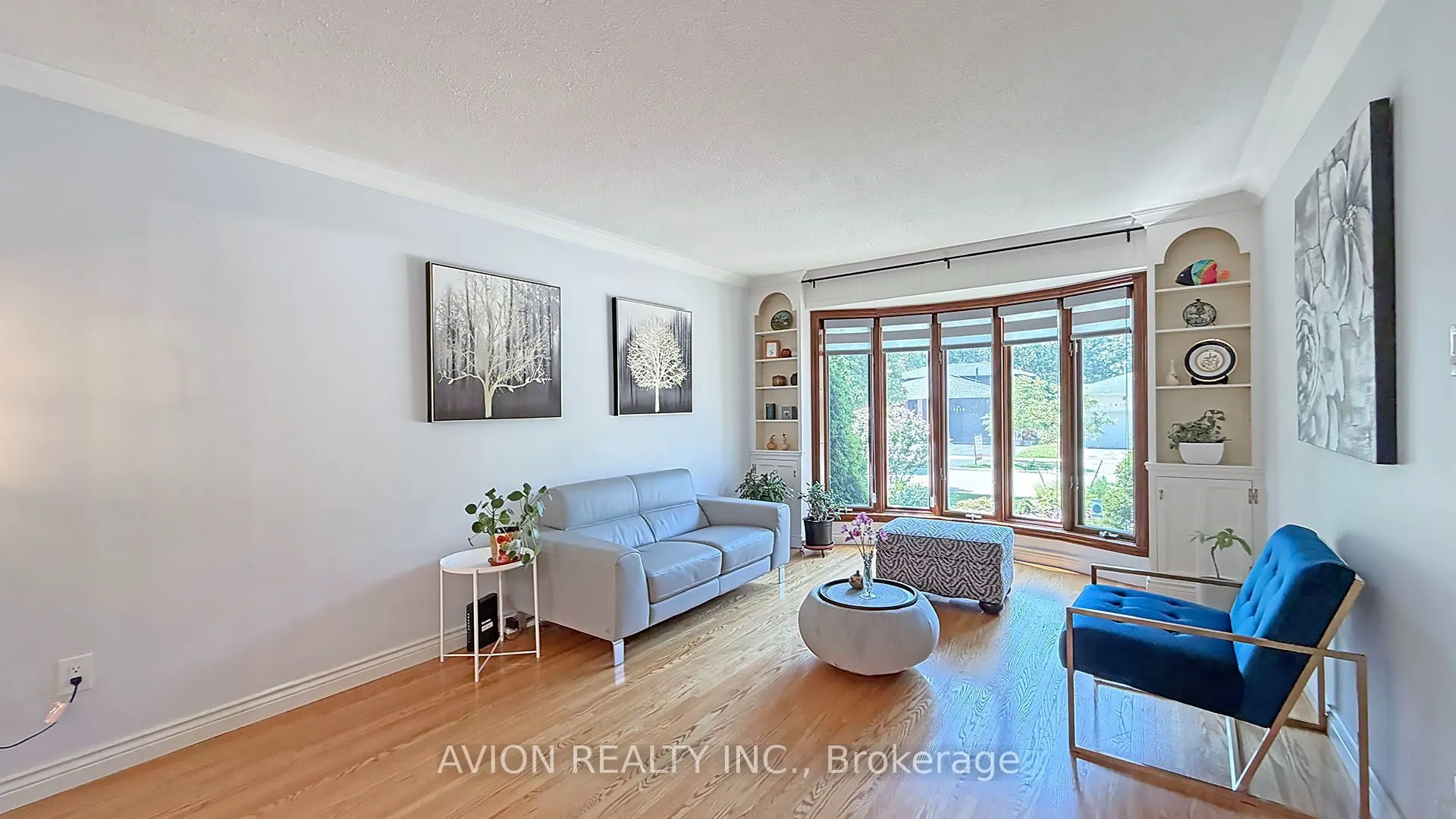 1413 Harmsworth Square
