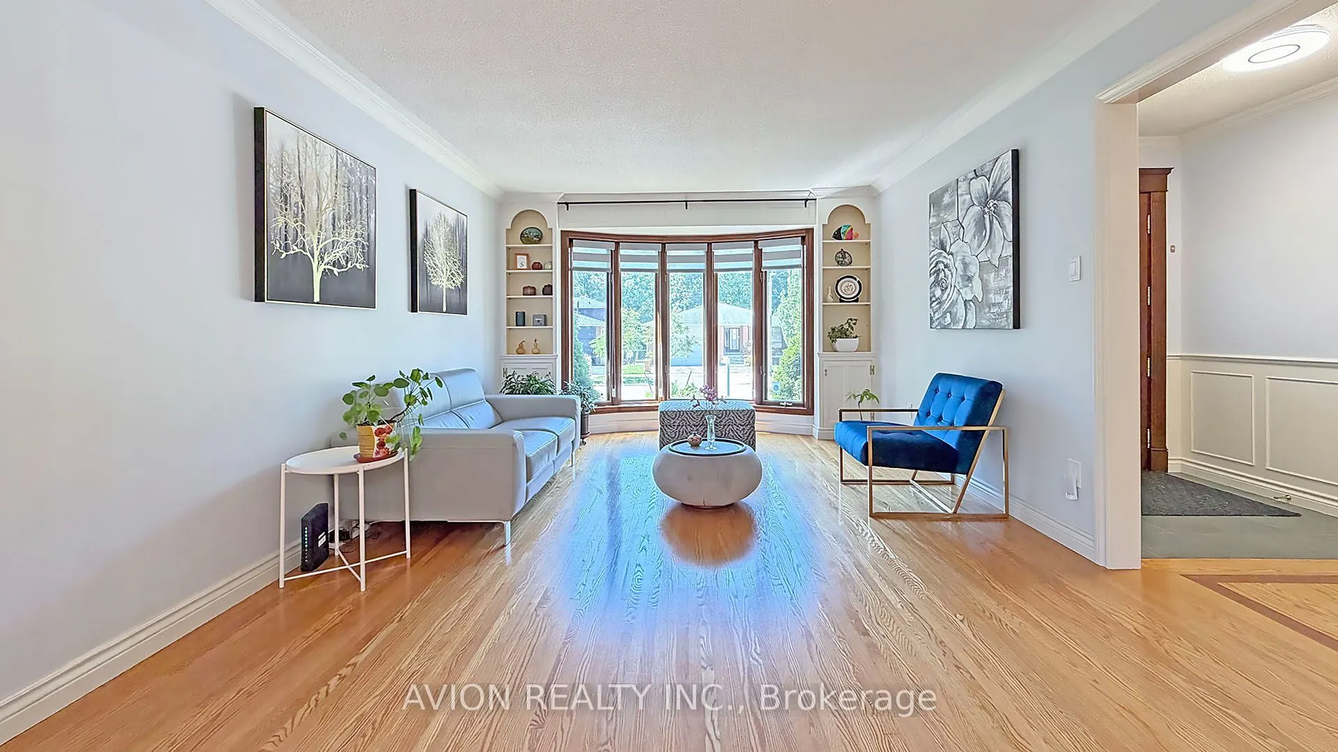 1413 Harmsworth Square