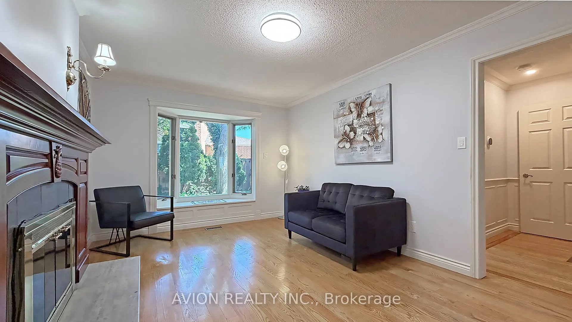 1413 Harmsworth Square