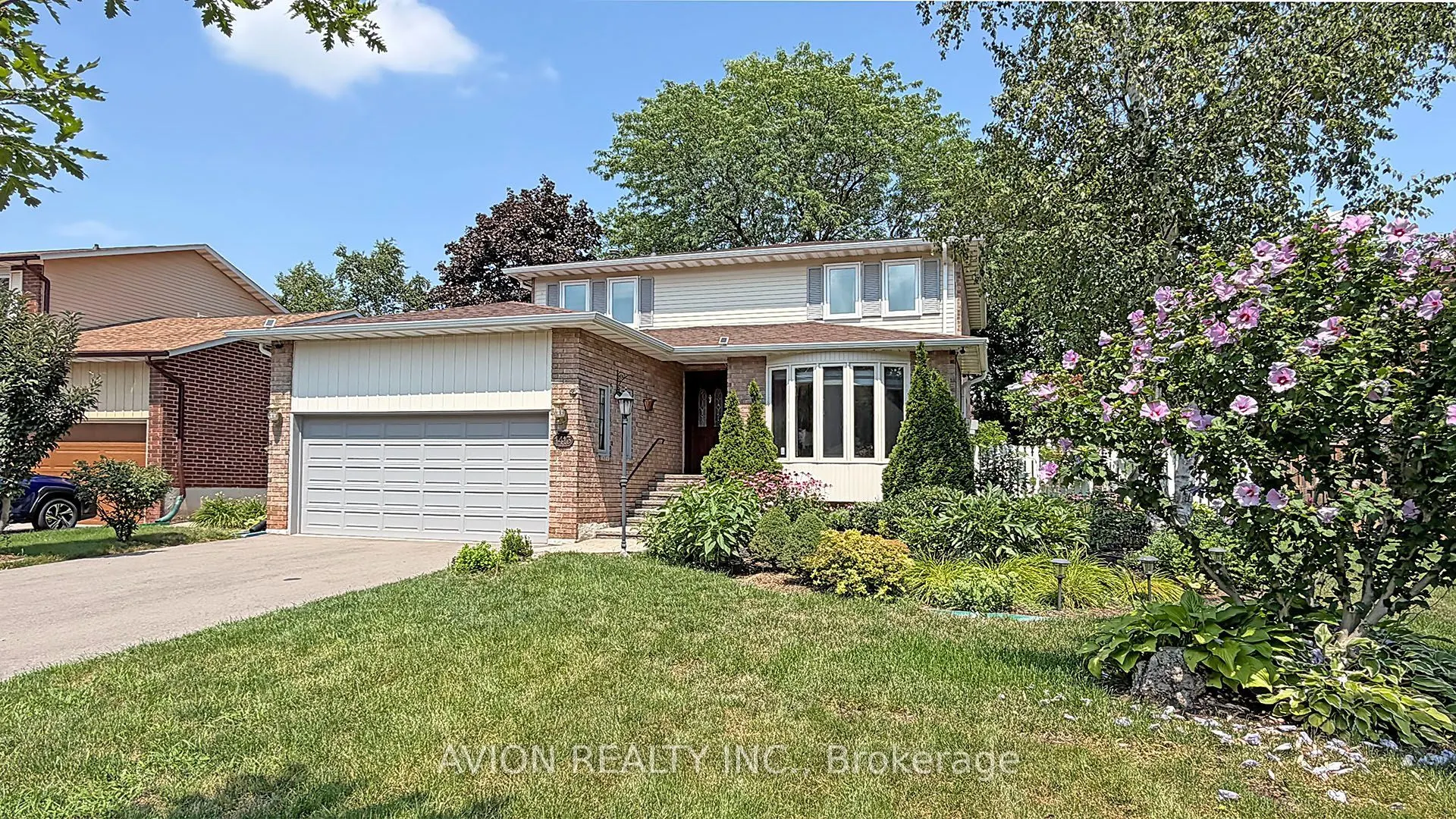 1413 Harmsworth Square