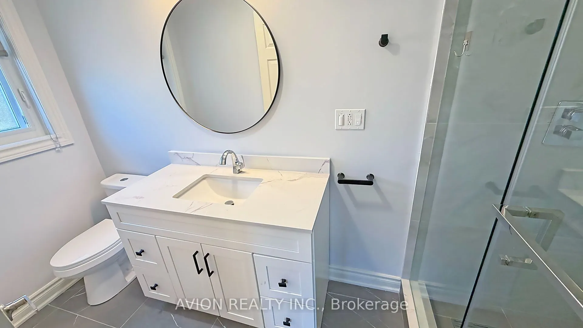 1413 Harmsworth Square