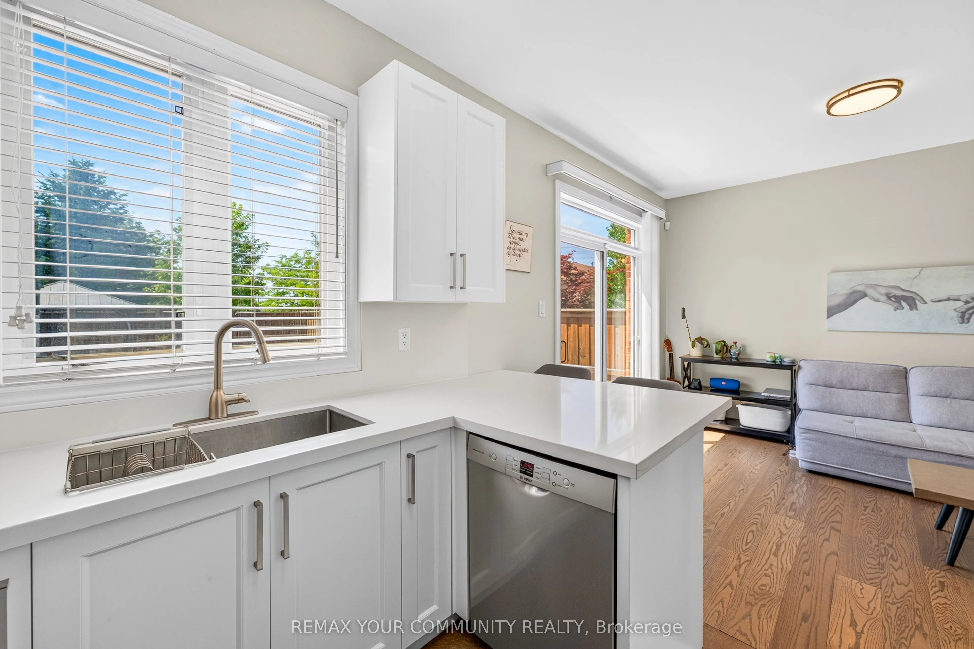 5578 Waterwind Crescent