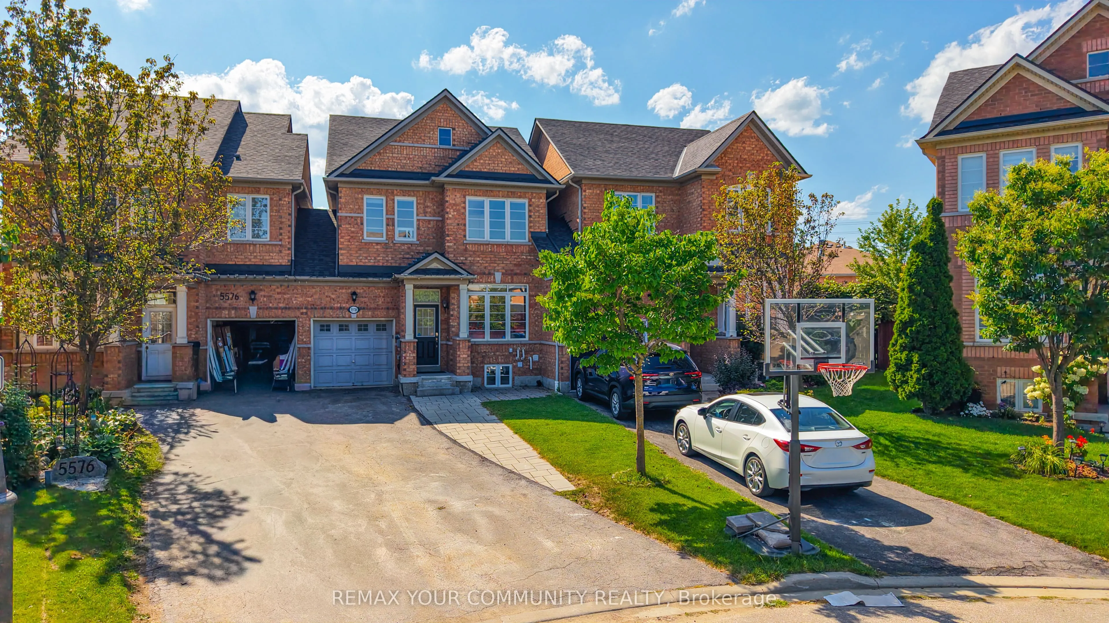 5578 Waterwind Crescent