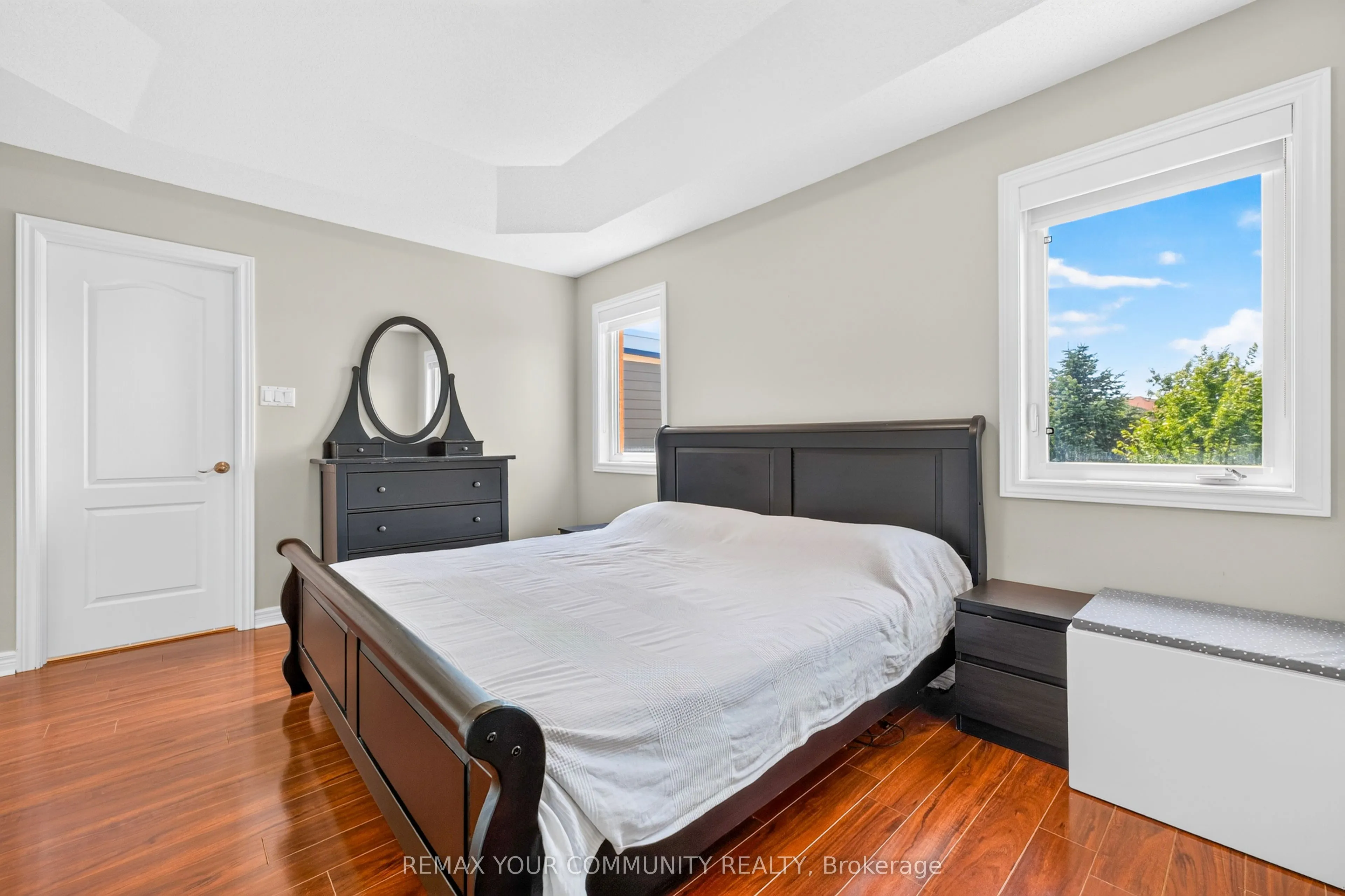 5578 Waterwind Crescent